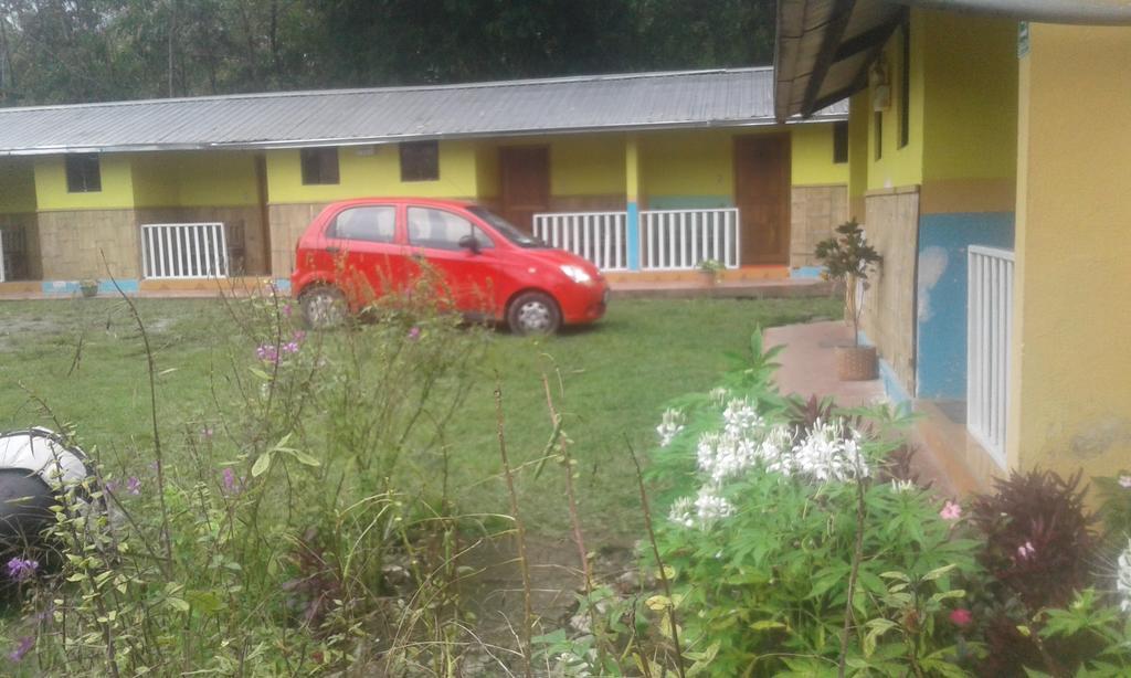 Hotel Hostal Henrry'S Mindo Exterior foto